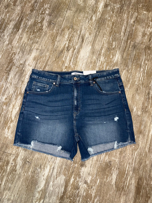 Plus Medium Wash Denim Shorts