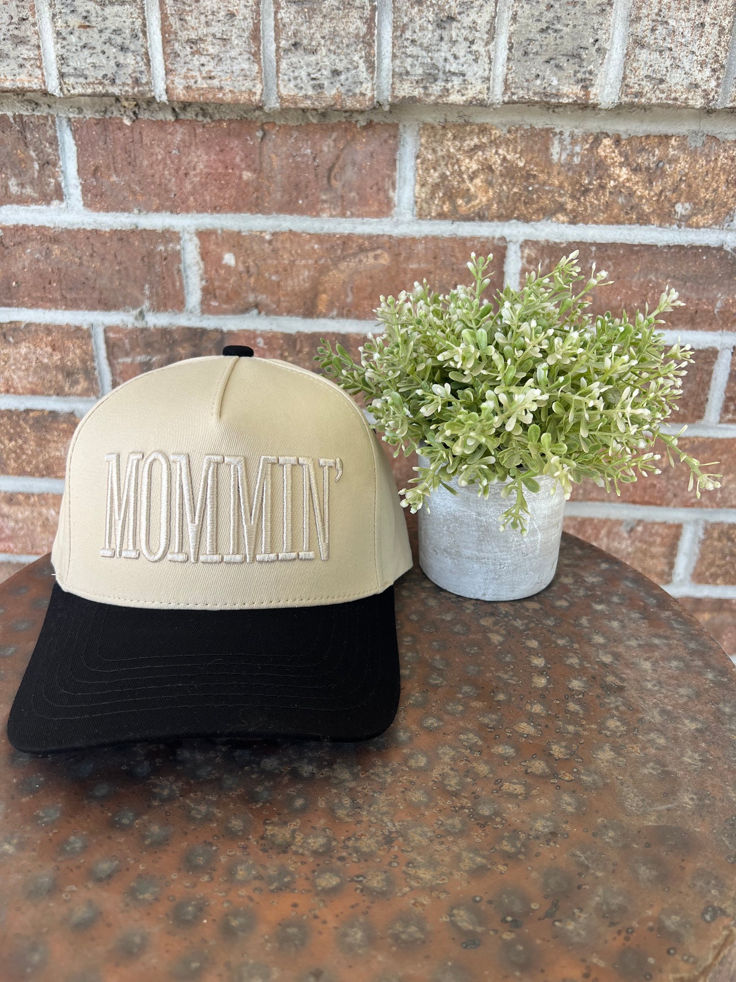 Mommin’ Trucker Hat
